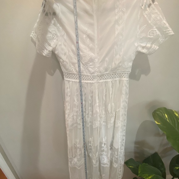 New Women's Deep V Neck Floral Lace dress - small - Picture 5 of 8